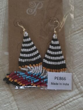 Beaded earrings Black White